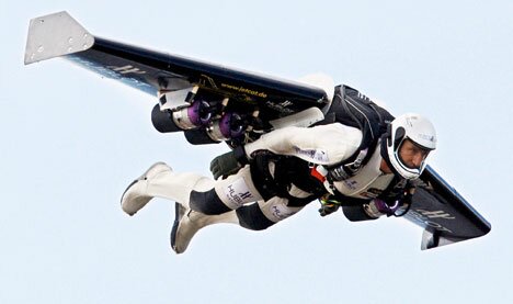 Yves Rossy - Jetman Flies over Bex, Switzerland (video)