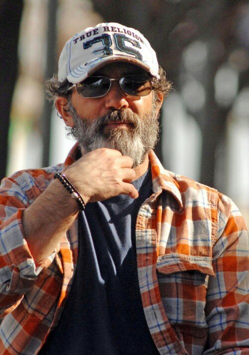 Antonio Banderas Beard Picture - Fondling That Thick Facial Bush