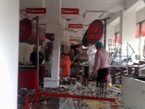 Looting During Kyrgyzstan Revolution (photos)