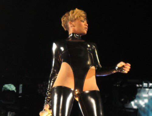 Rihanna in Latex (photos)